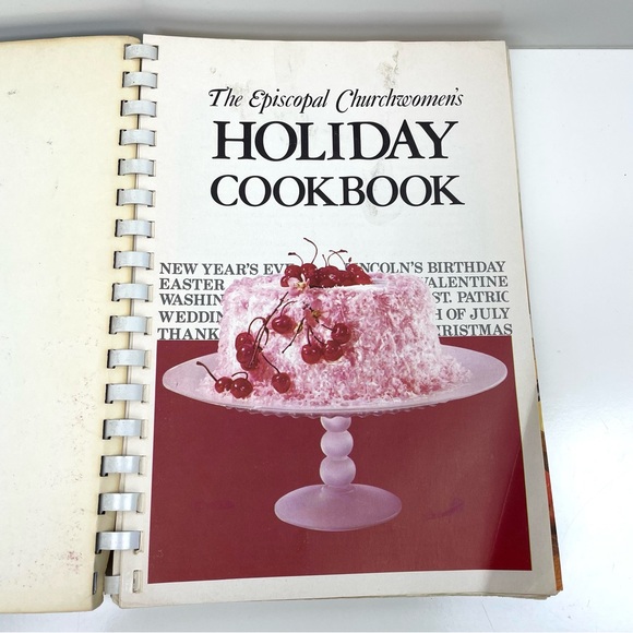 The Episcopal Churchwomen’s Holiday Cookbook - Picture 3 of 6